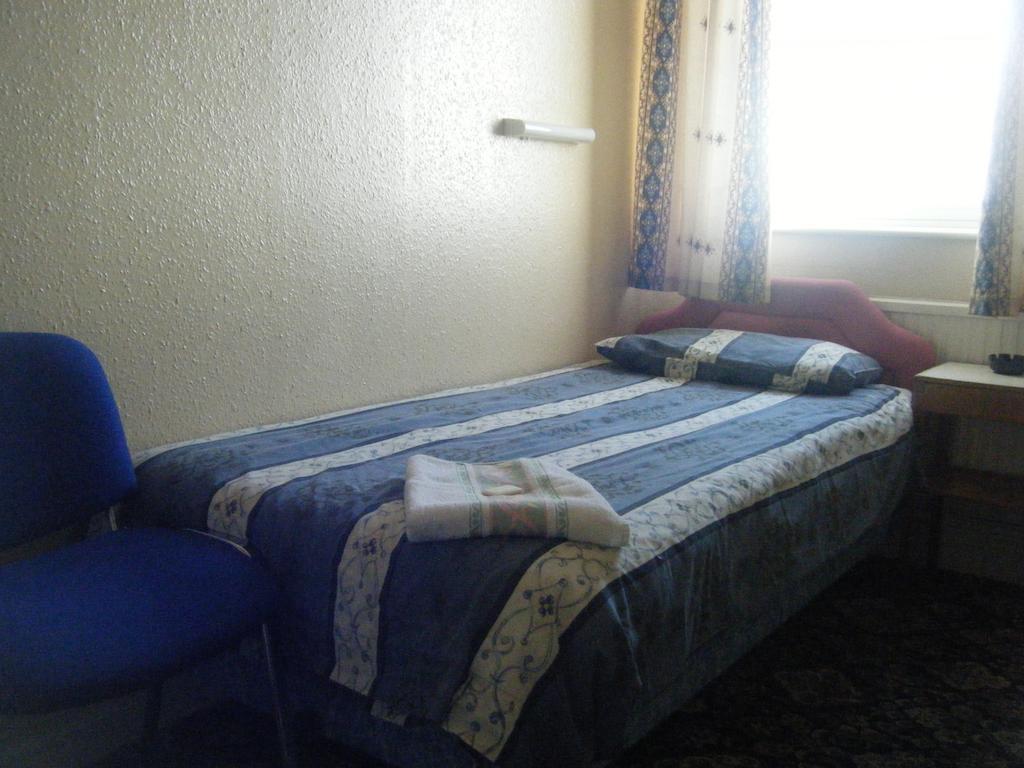 Tudor Court Hotel Swansea Zimmer foto